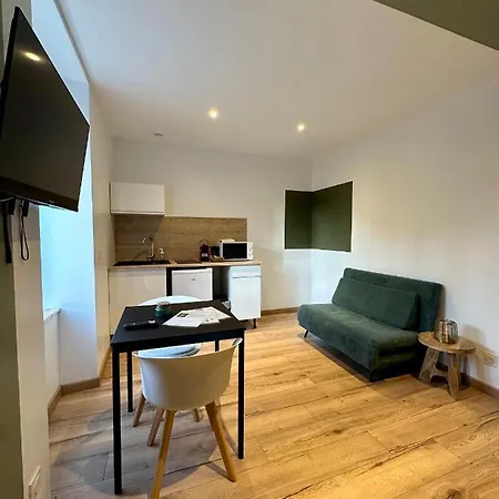 Sud-lescinqsuites Le Saint Laurent-dabnb