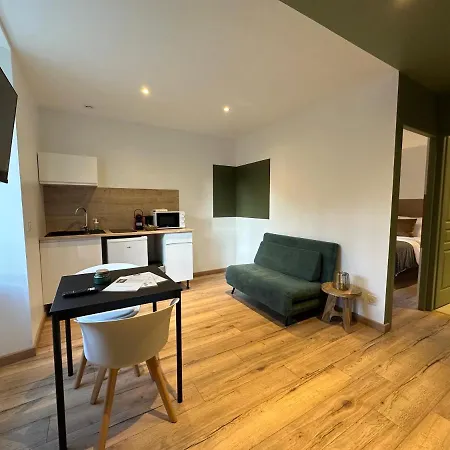 Apartment Sud-lescinqsuites Le Saint Laurent-dabnb Limoges